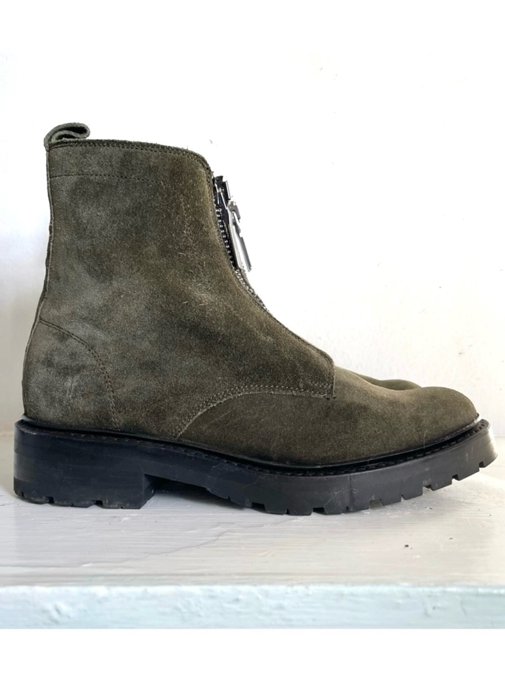 Frye Julie Suede Front Zip Combat Boot In Olive Green Size 8